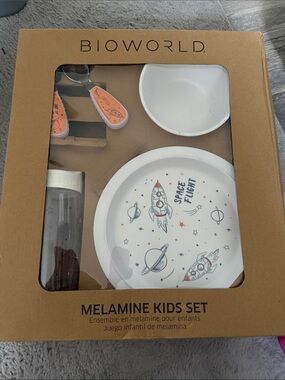 Bioworld melamine kids tableware set